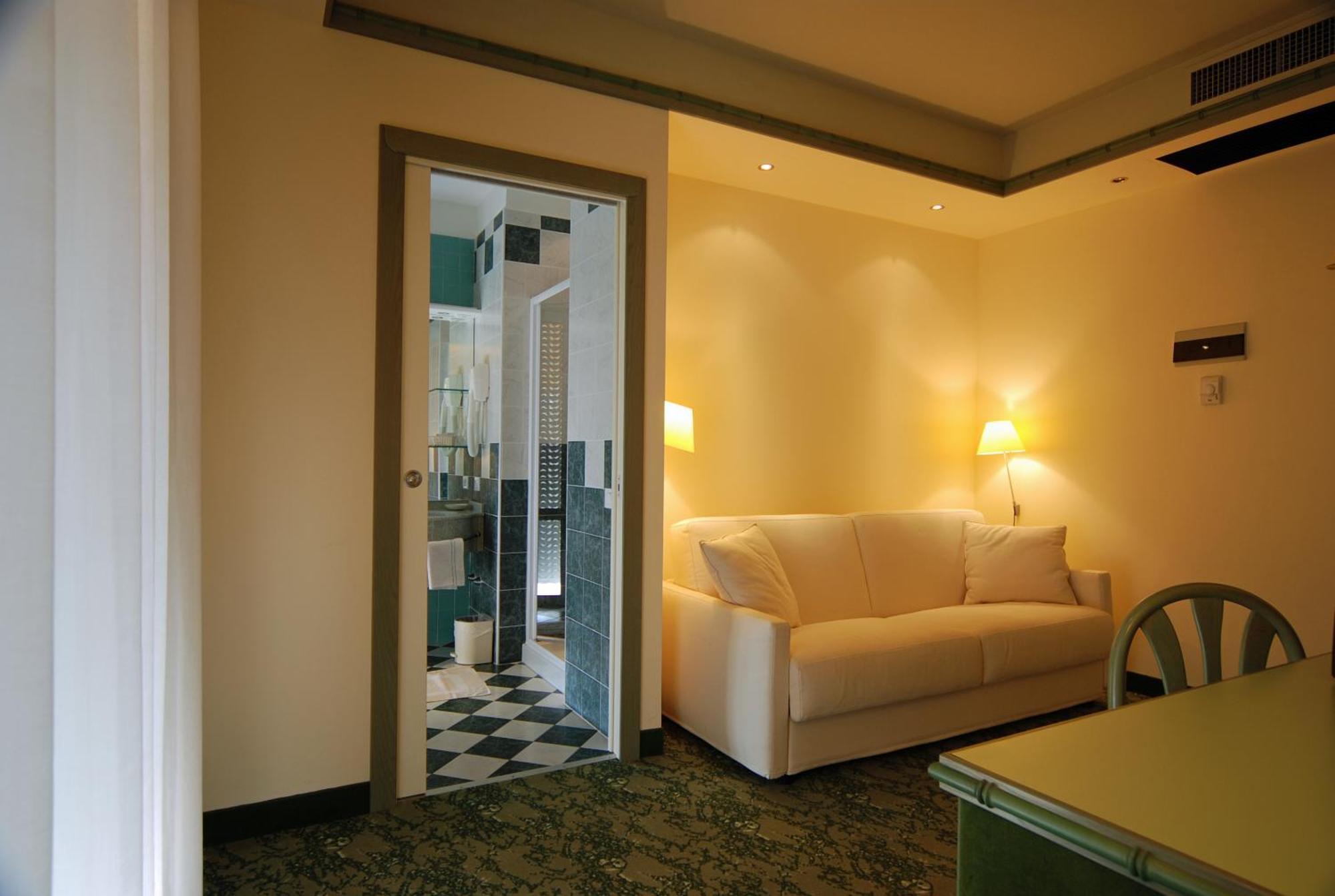 Hotel Montecarlo Lido di Jesolo Exterior photo